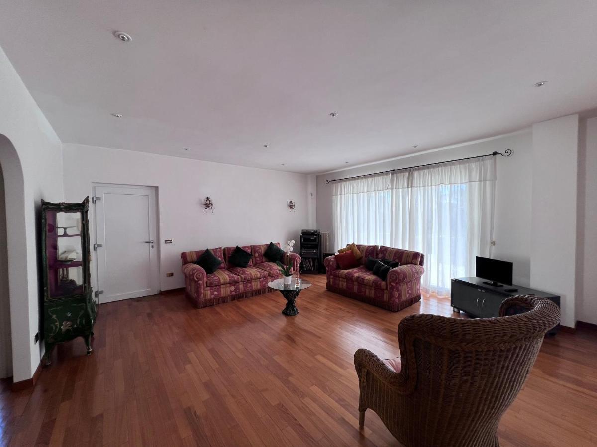 Villa Luxury Roma Marco Simone Kültér fotó
